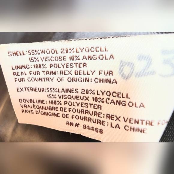 Short Black Wool Blend Cape With Rex Rabbit Fur Collar. Small - Picture 6 of 13